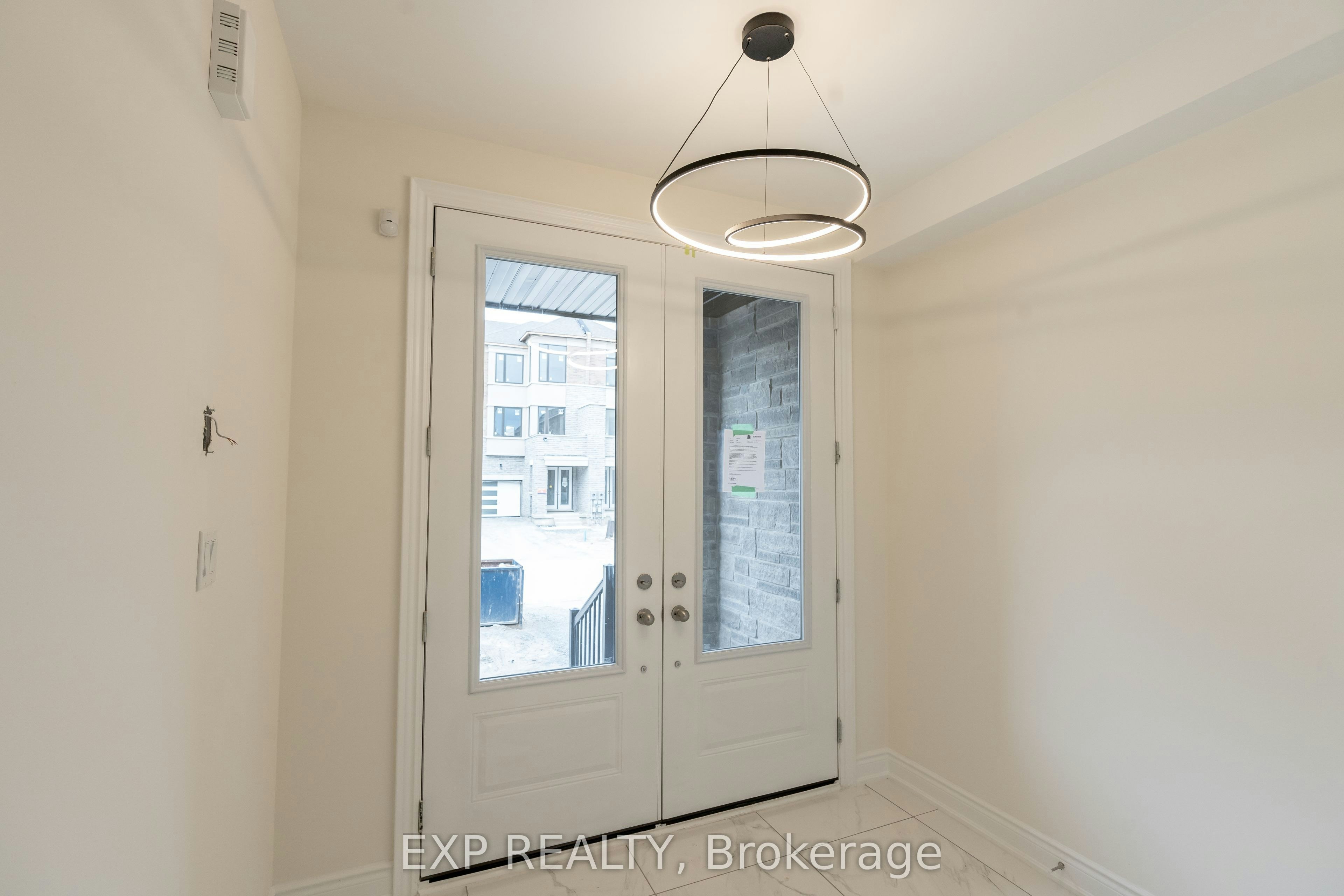 510 New England Court, Newmarket, ON, L3X 0M6 - 2