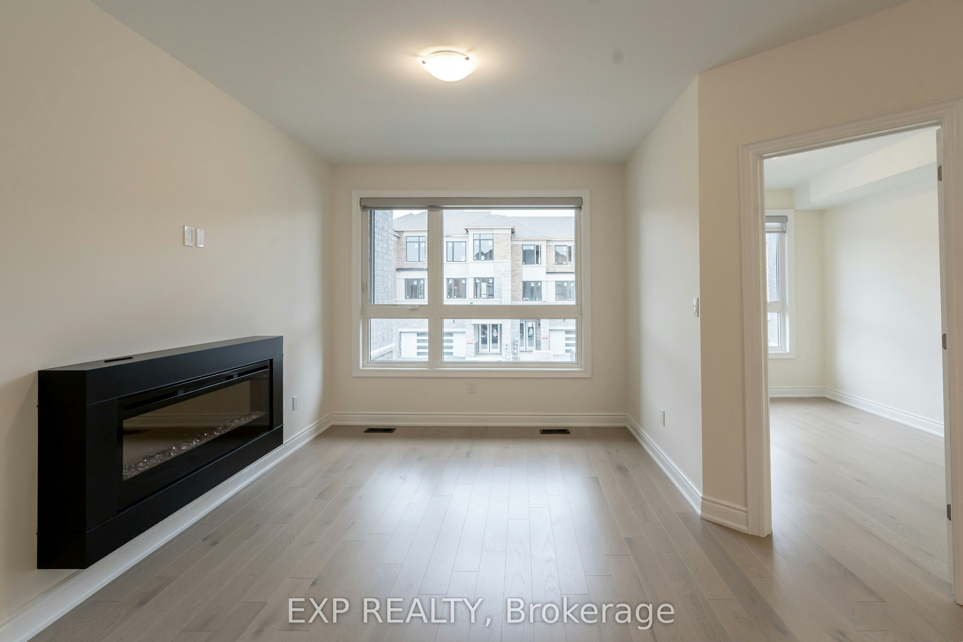 510 New England Court, Newmarket, ON, L3X 0M6 - 4