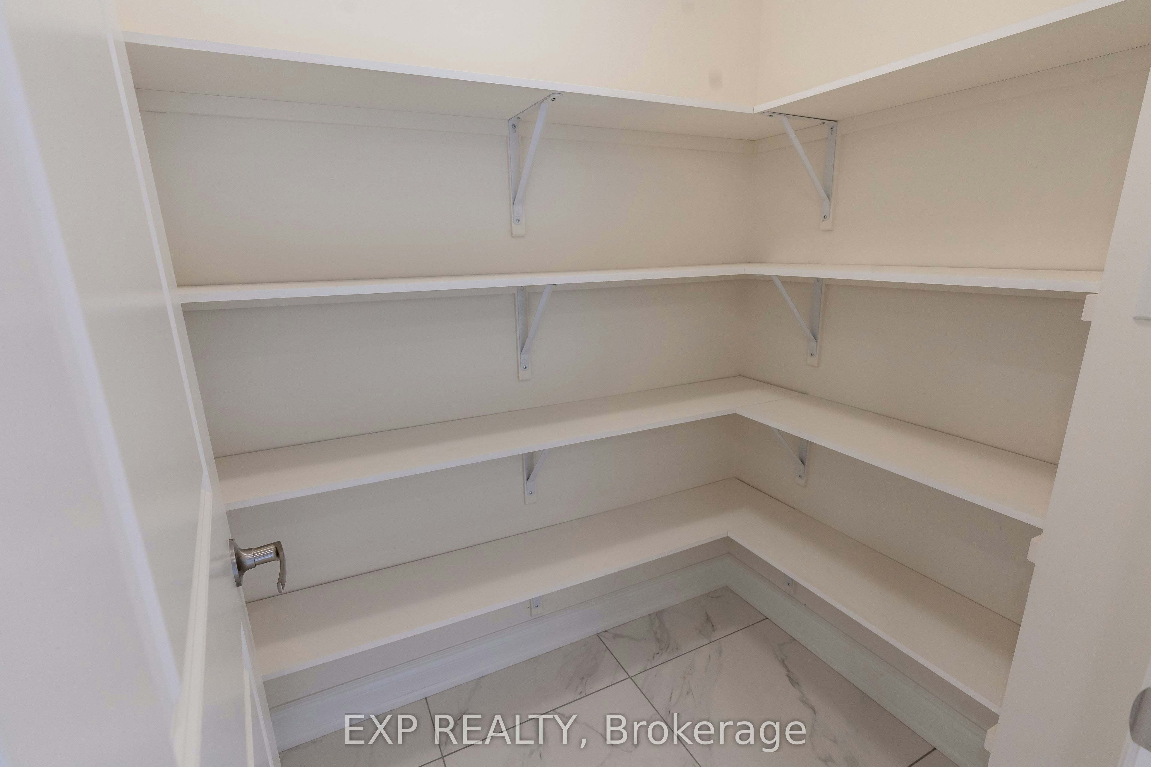 510 New England Court, Newmarket, ON, L3X 0M6 - 7