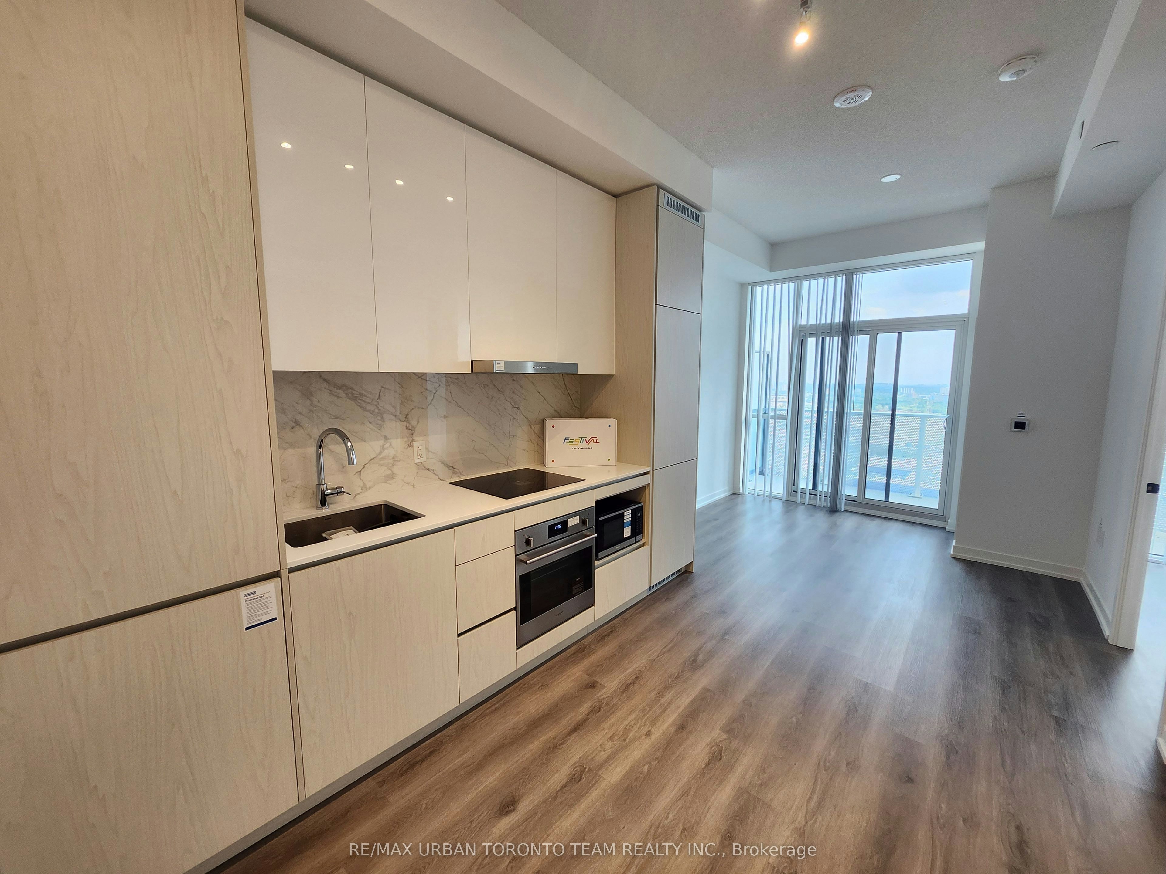 3111-28 Interchange Way, Vaughan, ON, L4K 0P8 - 2