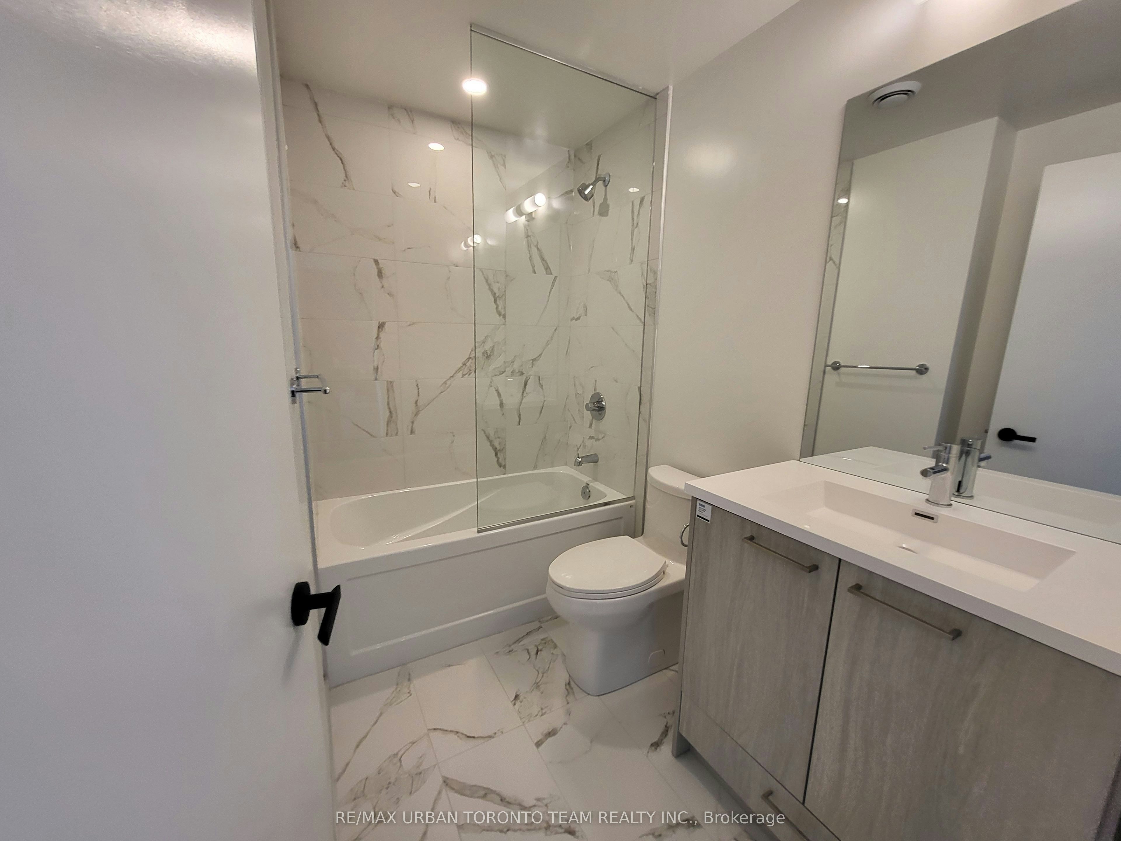 3907-28 Interchange Way, Vaughan, ON, L4K 0P8 - 7