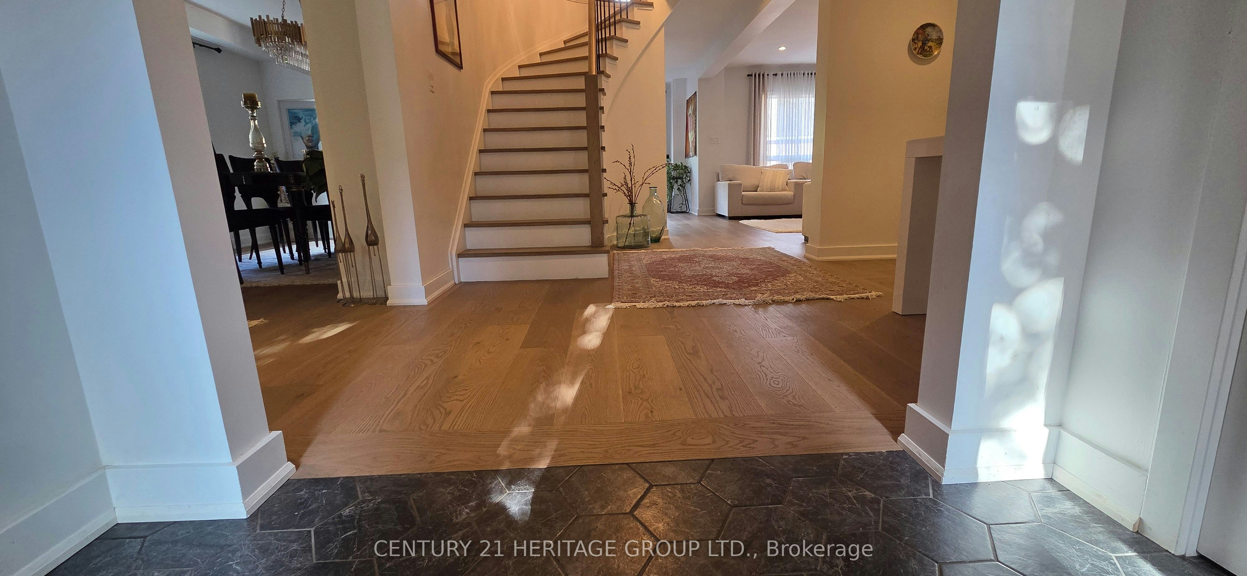 337 Carruthers Avenue, Newmarket, ON, L3X 2B7 - 2
