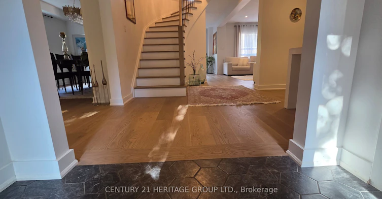 337 Carruthers Avenue, Newmarket, ON, L3X 2B7 - 2