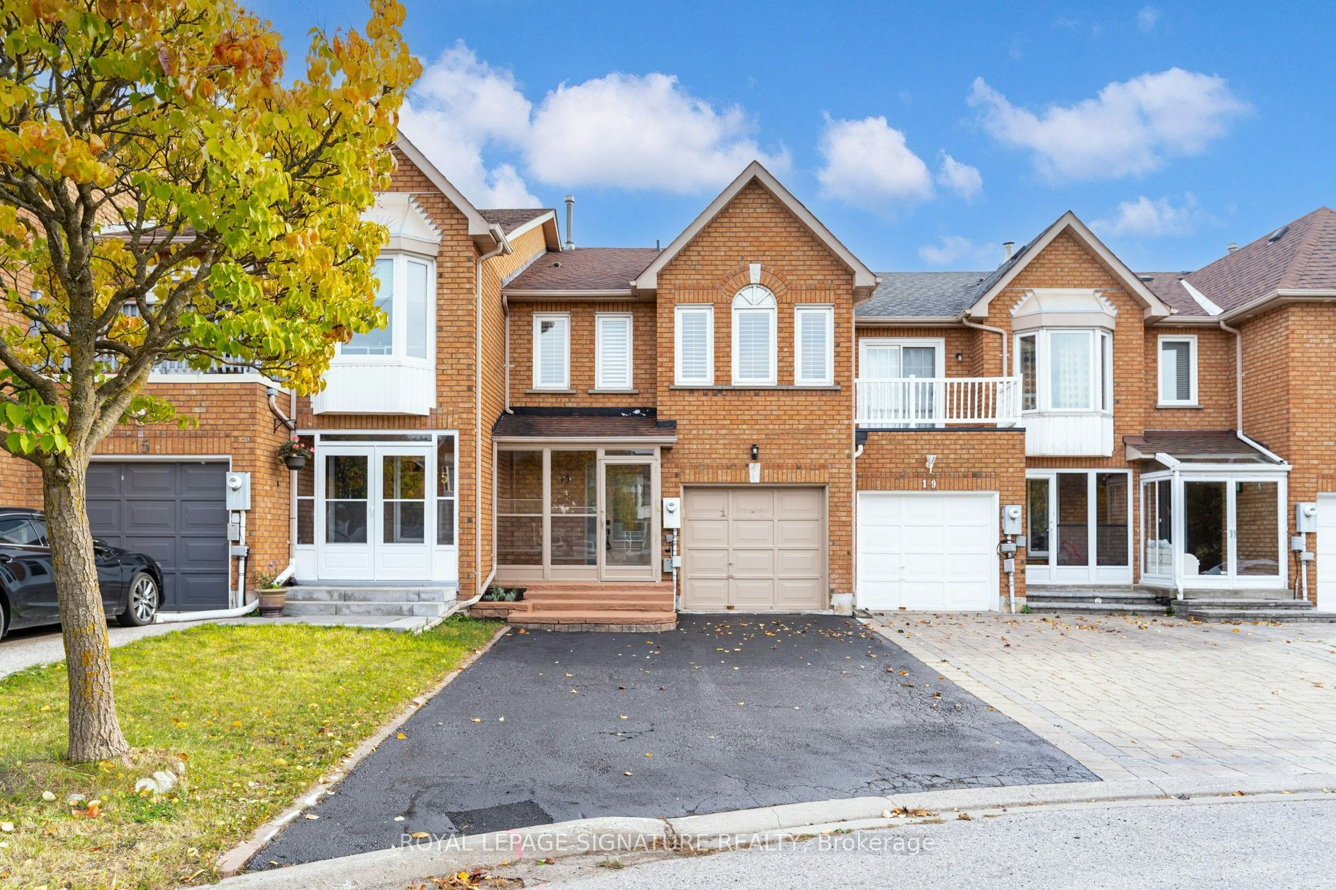 17 Thames Court, Richmond Hill, ON, L4B 1N5