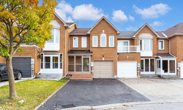 17 Thames Court
