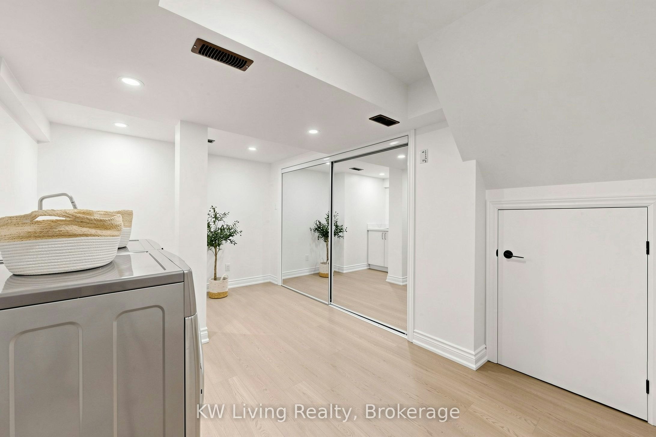 9370 Kennedy Road, Markham, ON, L6C 0Y6 - 44