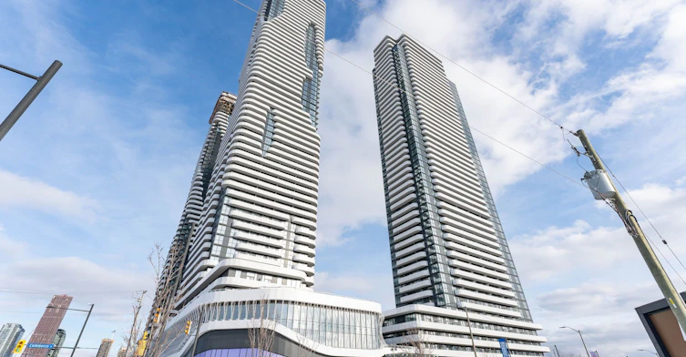 1607-195 Commerce Street W, Vaughan, ON, L4K 0P9