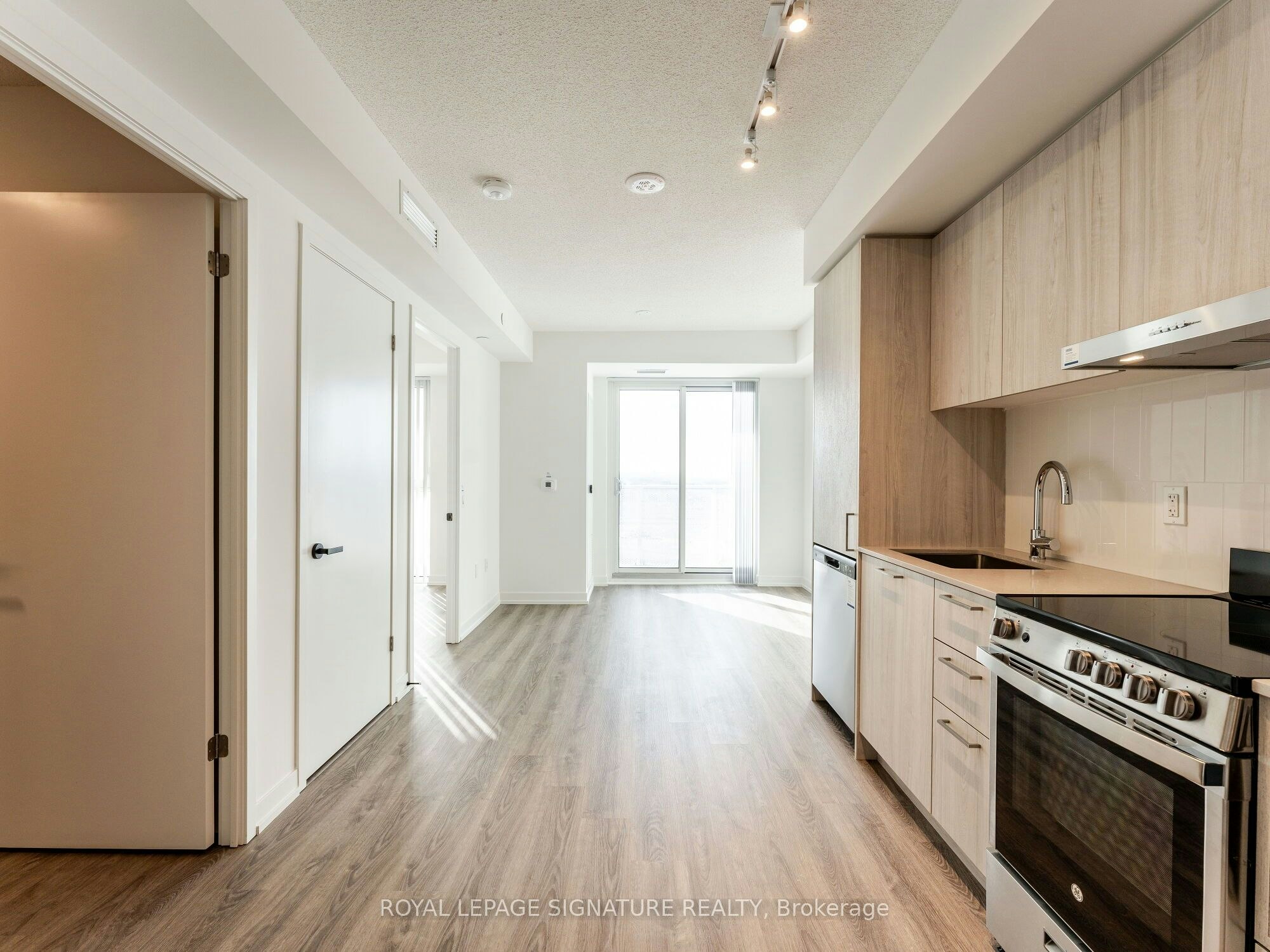 1607-195 Commerce Street W, Vaughan, ON, L4K 0P9 - 4