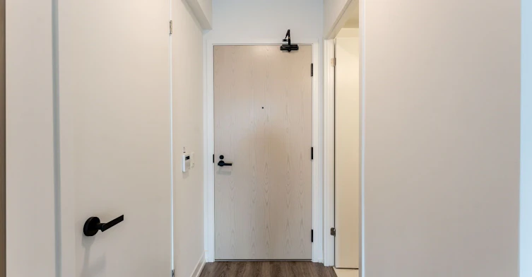 1607-195 Commerce Street W, Vaughan, ON, L4K 0P9 - 3