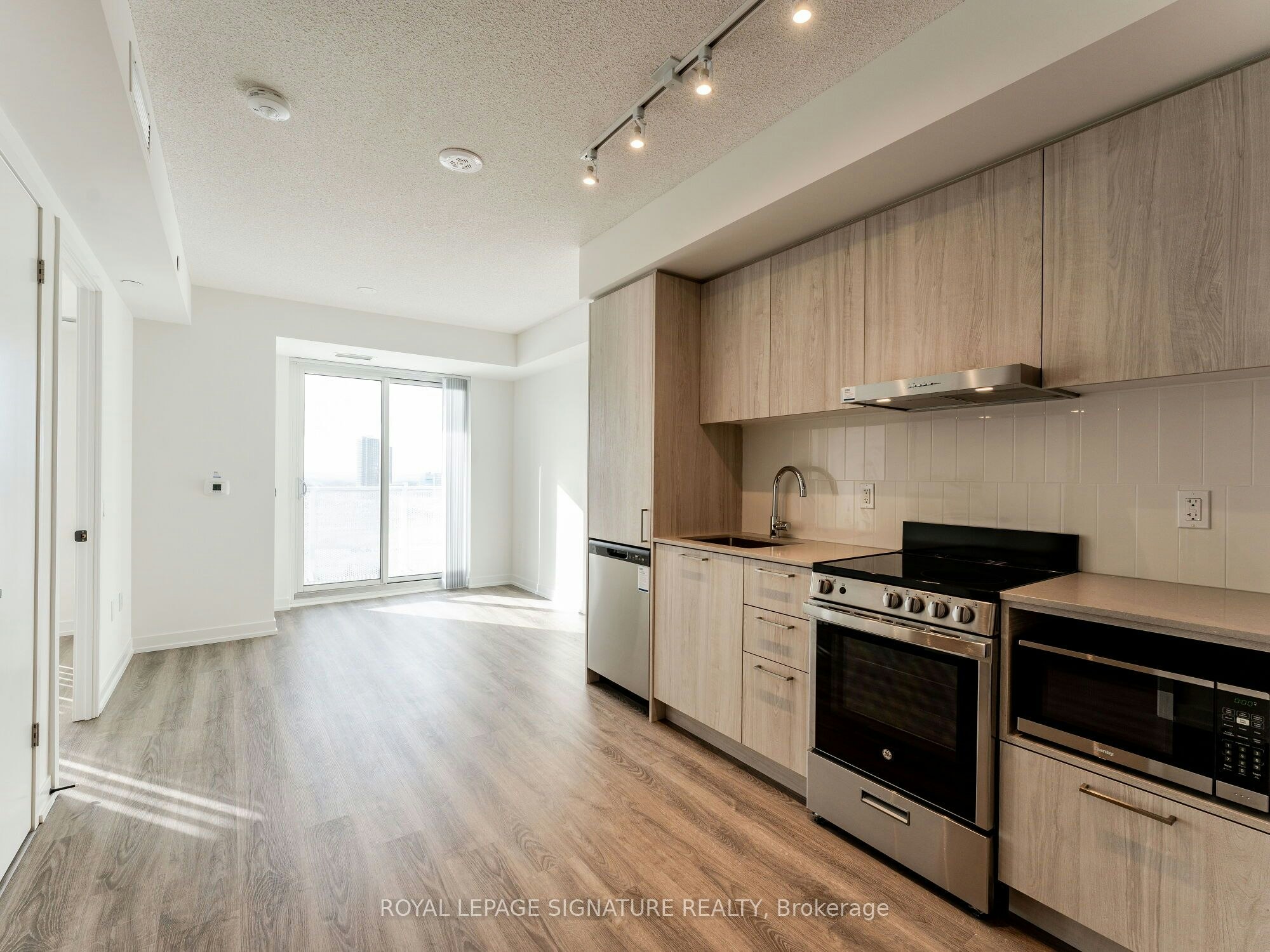 1607-195 Commerce Street W, Vaughan, ON, L4K 0P9 - 5
