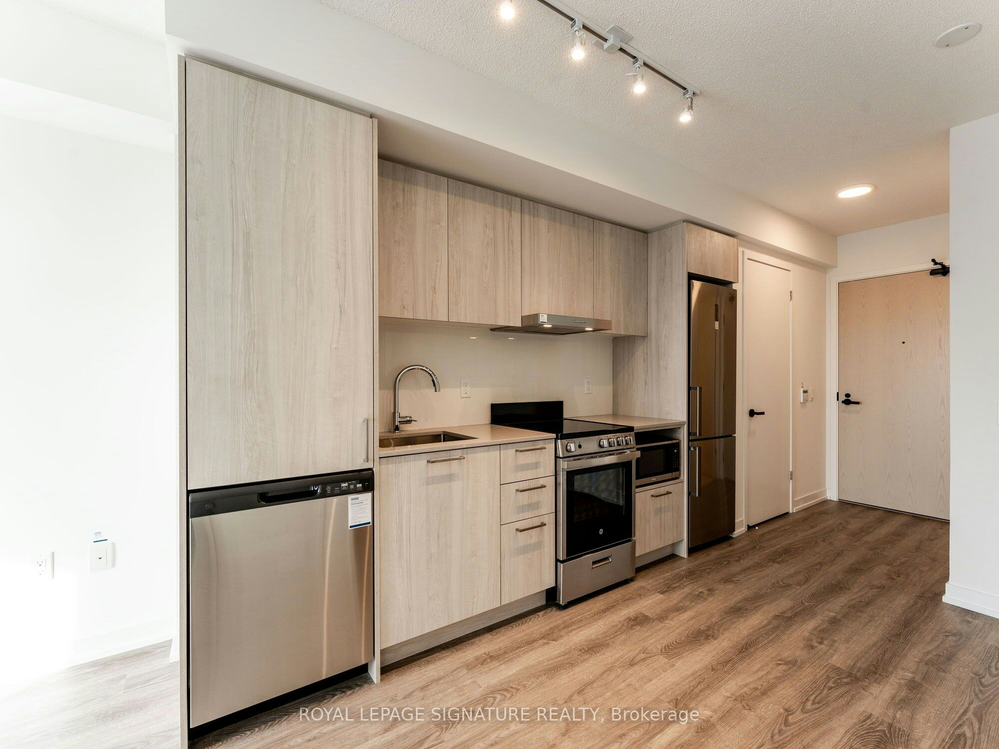 1607-195 Commerce Street W, Vaughan, ON, L4K 0P9 - 9