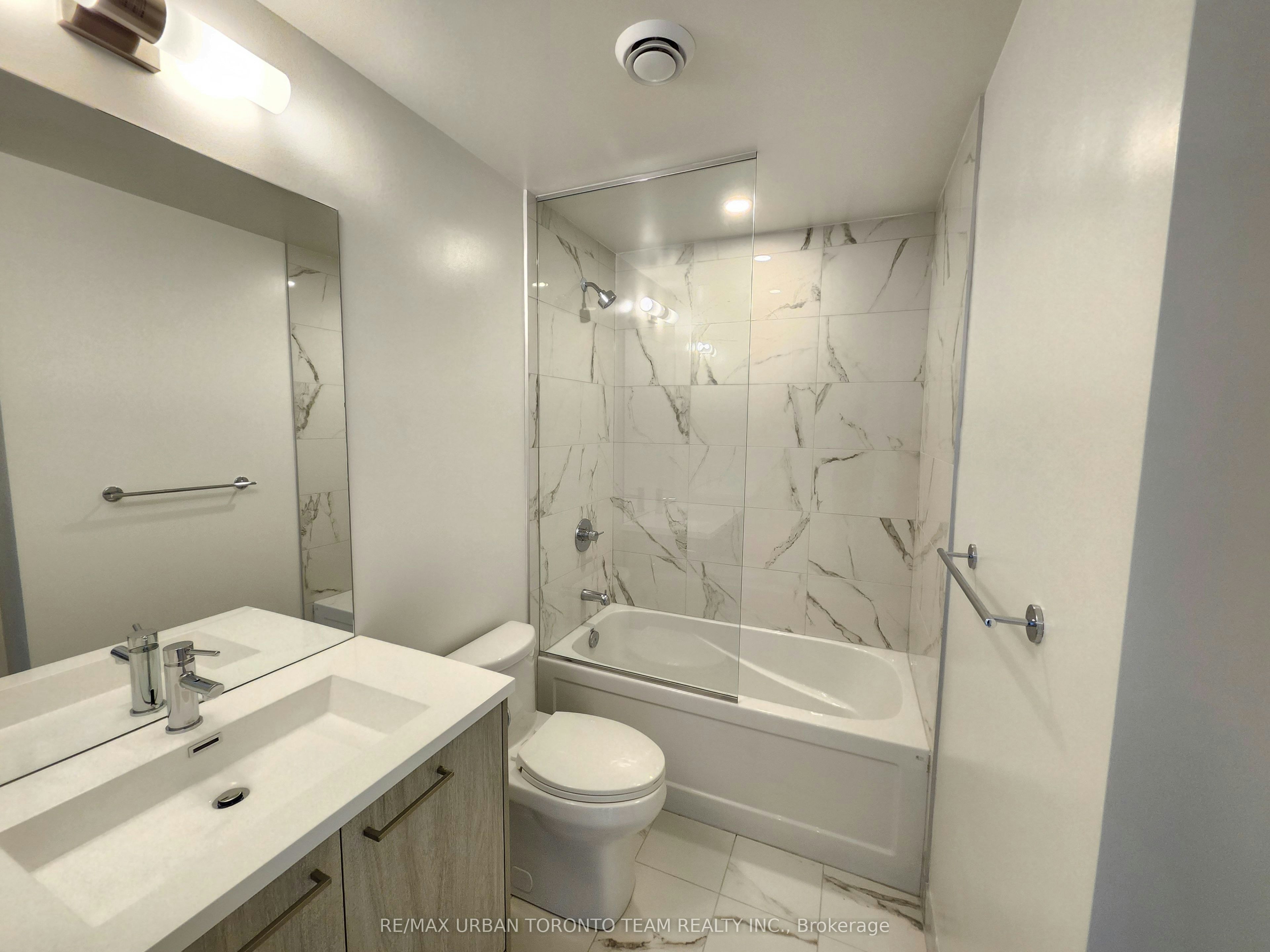 1215-28 Interchange Way, Vaughan, ON, L4K 0P8 - 7