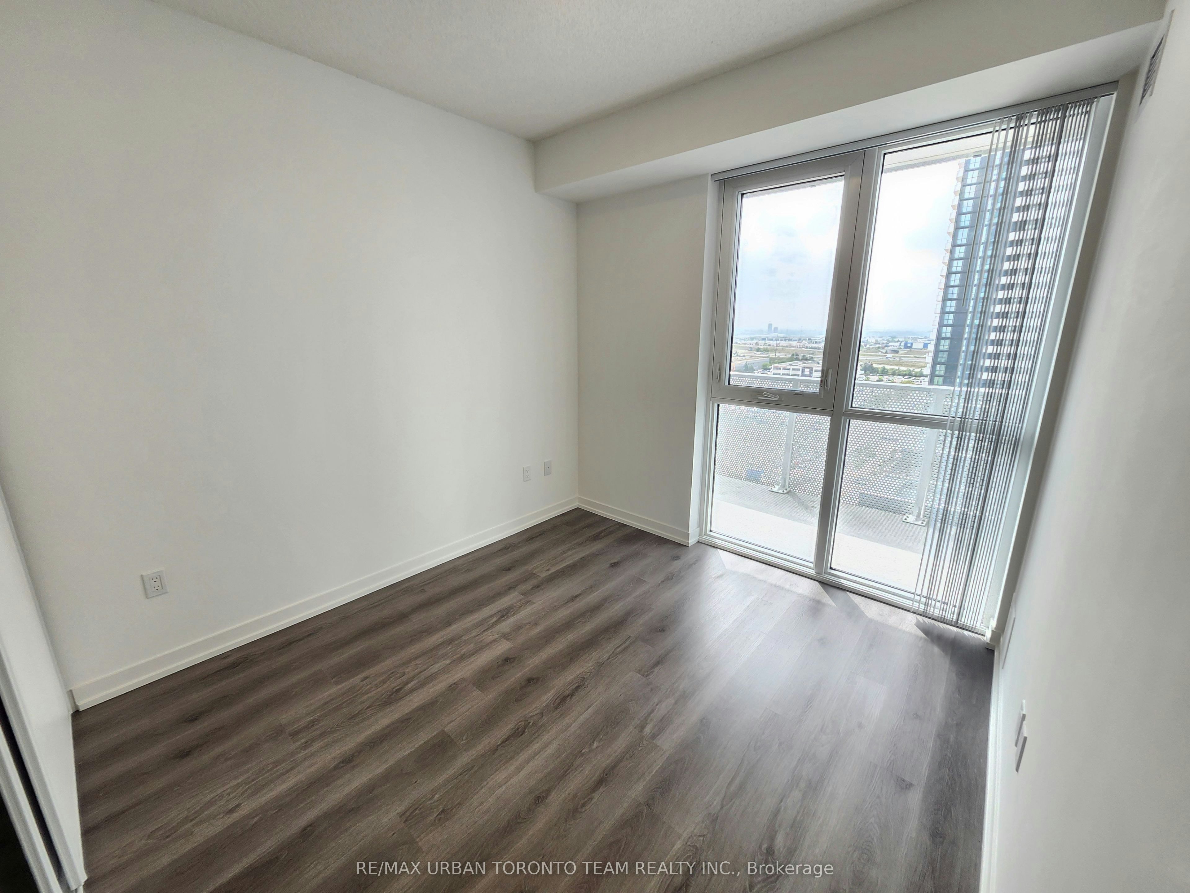 1215-28 Interchange Way, Vaughan, ON, L4K 0P8 - 5