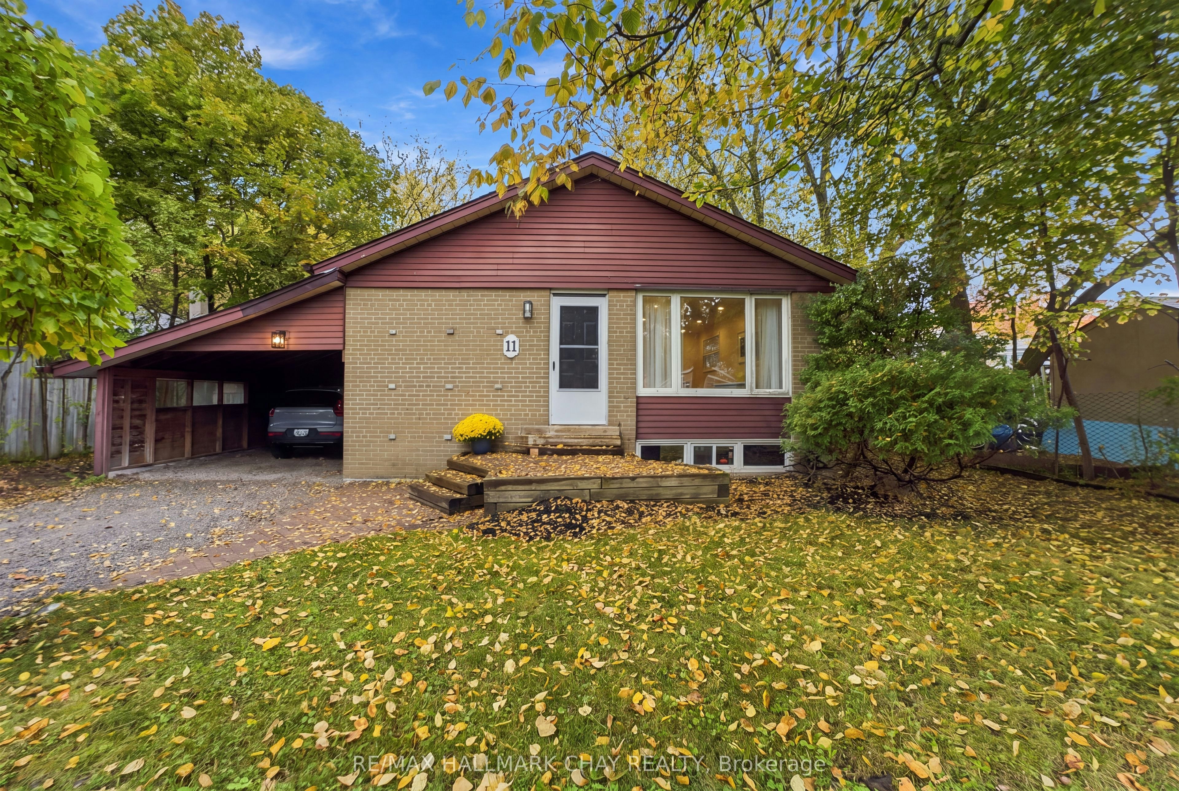 11 Davidson Road, Aurora, ON, L4G 2A9
