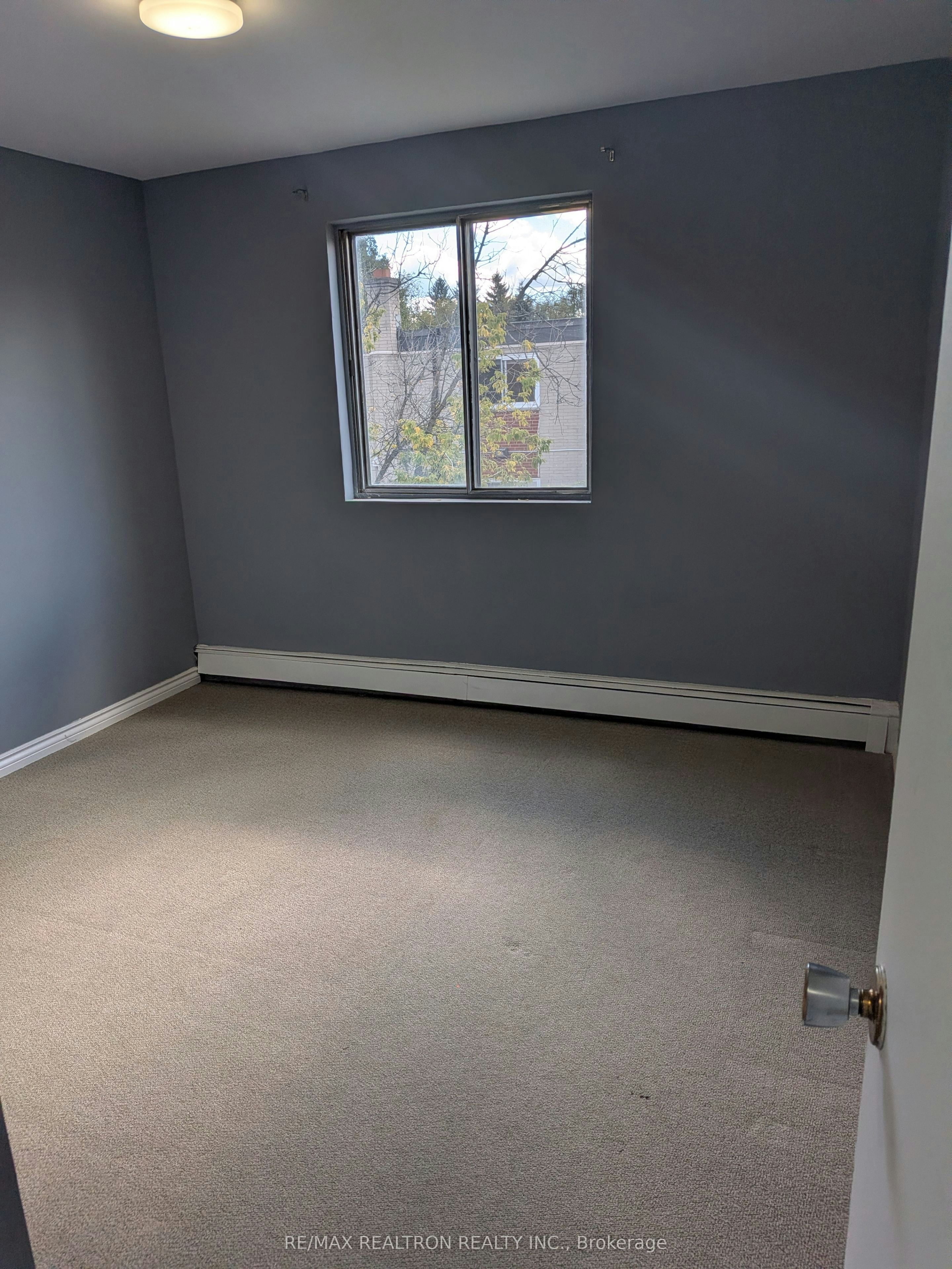 15-35 Huron Heights Drive, Newmarket, ON, L3Y 3J8 - 6