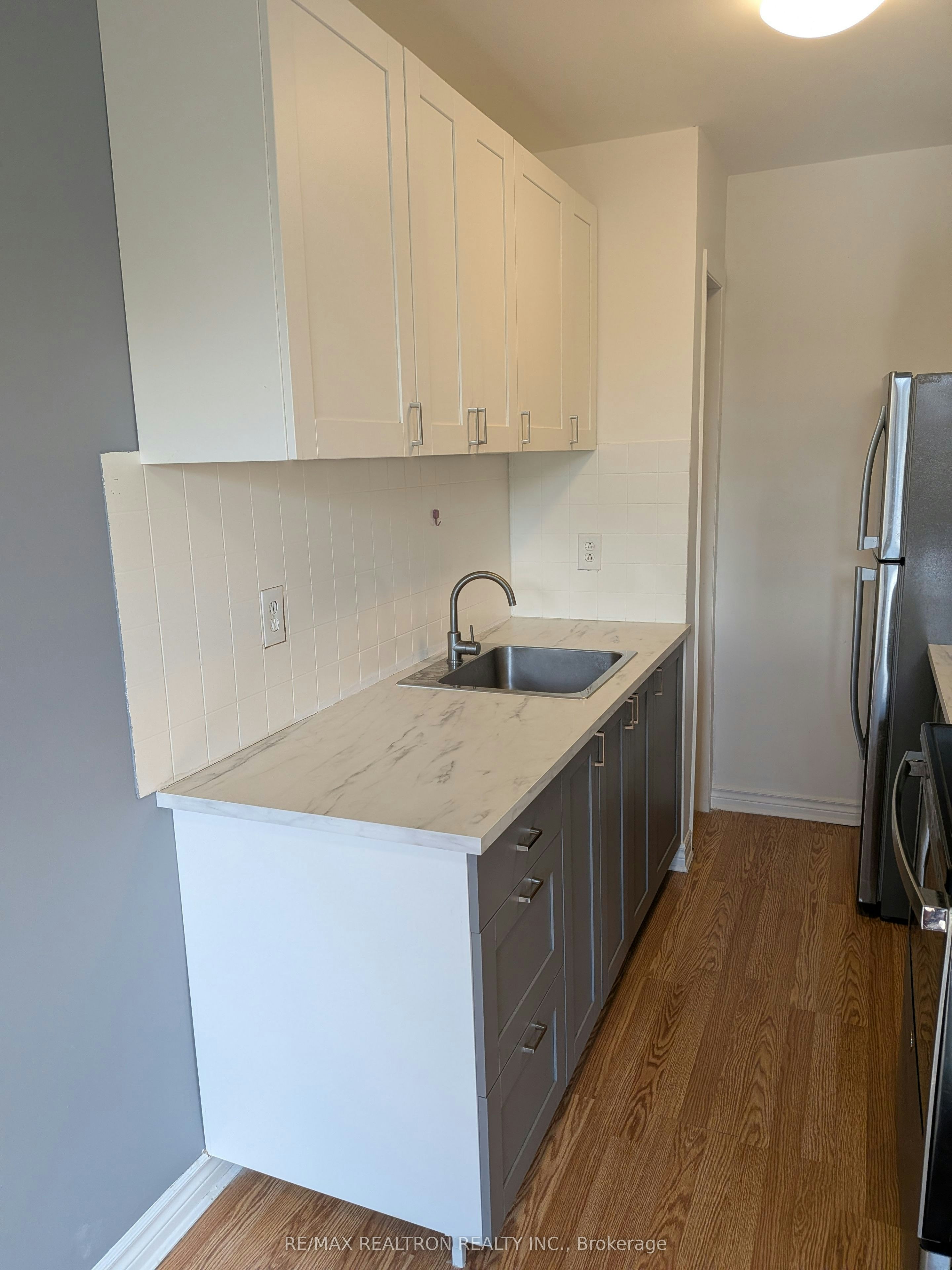 15-35 Huron Heights Drive, Newmarket, ON, L3Y 3J8 - 2