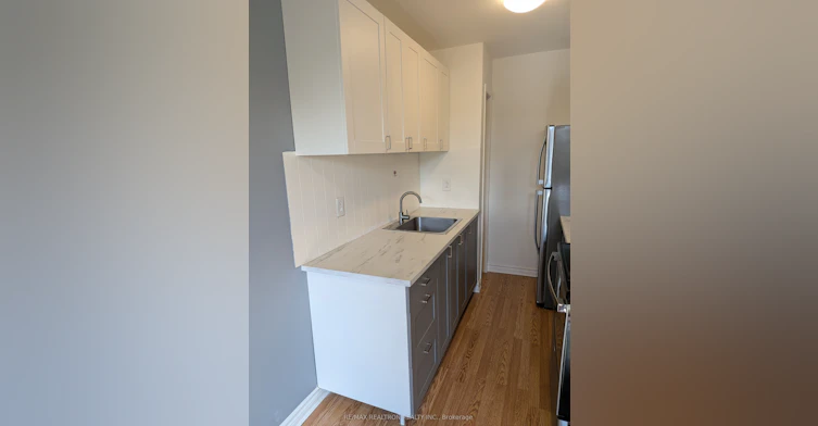 15-35 Huron Heights Drive, Newmarket, ON, L3Y 3J8 - 2