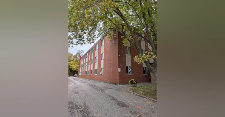 15-35 Huron Heights Drive, Newmarket, ON, L3Y 3J8