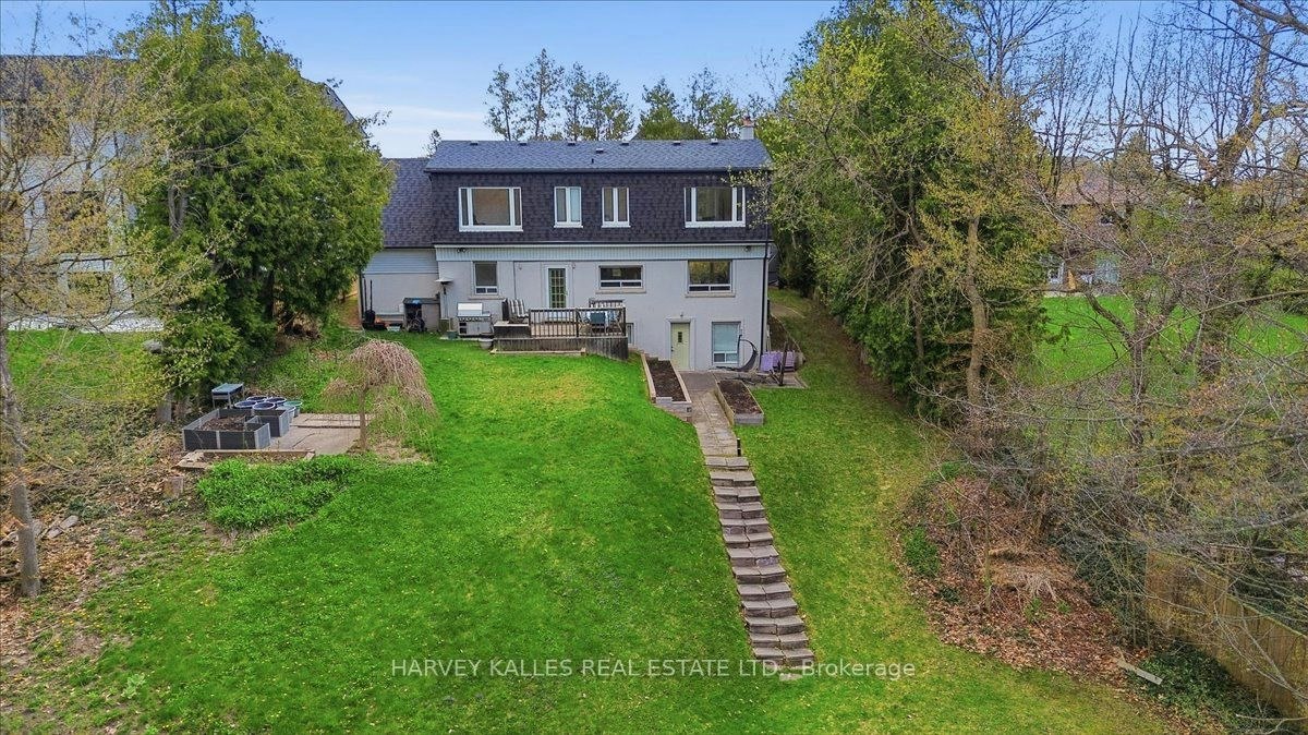 72 Walmer Road, Richmond Hill, ON, L4C 3X1