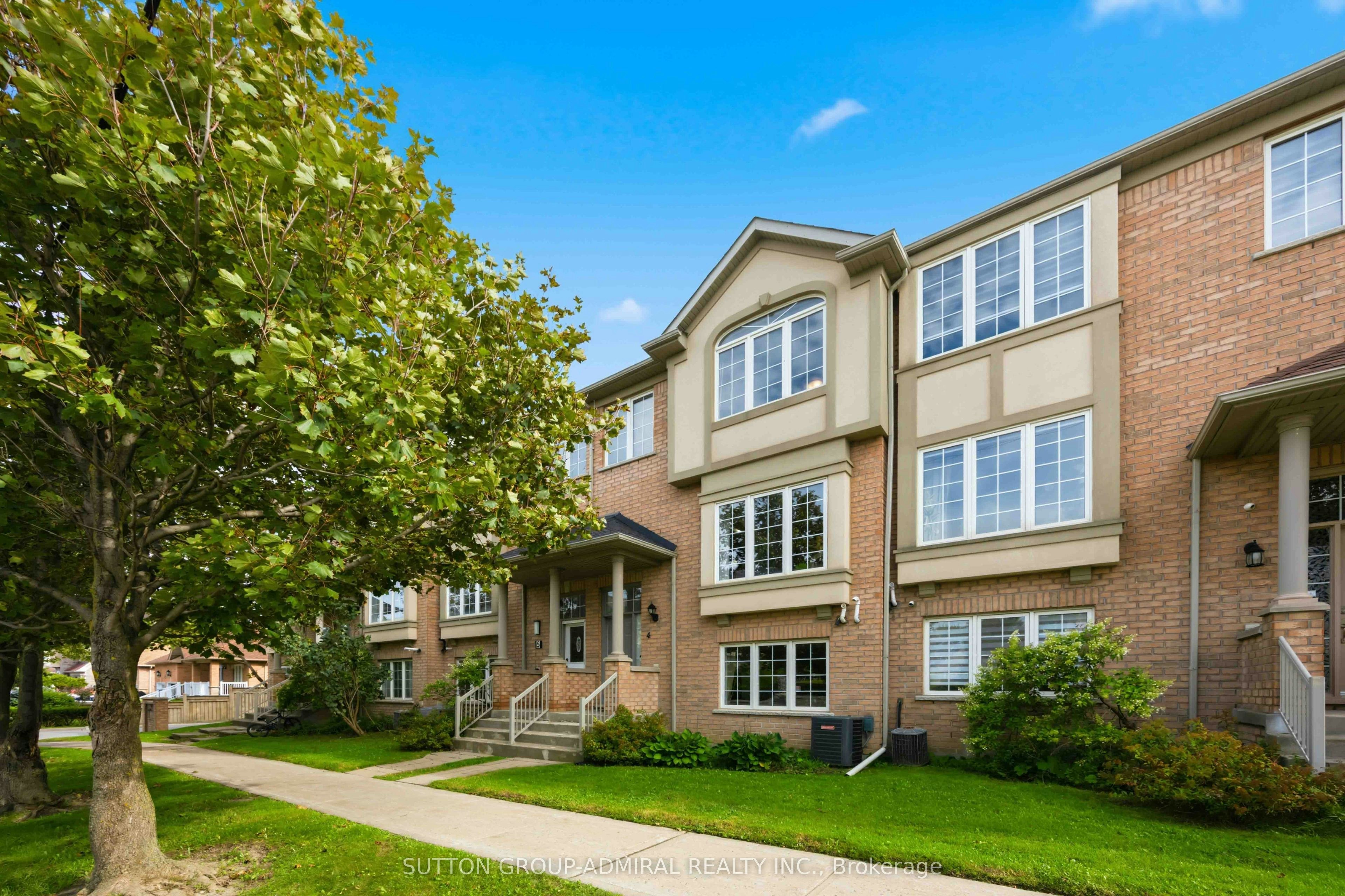 4-71 Puccini Drive, Richmond Hill, ON, L4E 4X8
