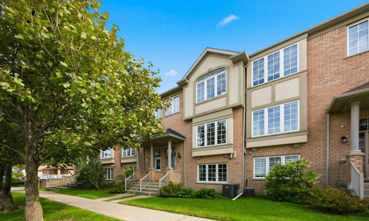 4-71 Puccini Drive