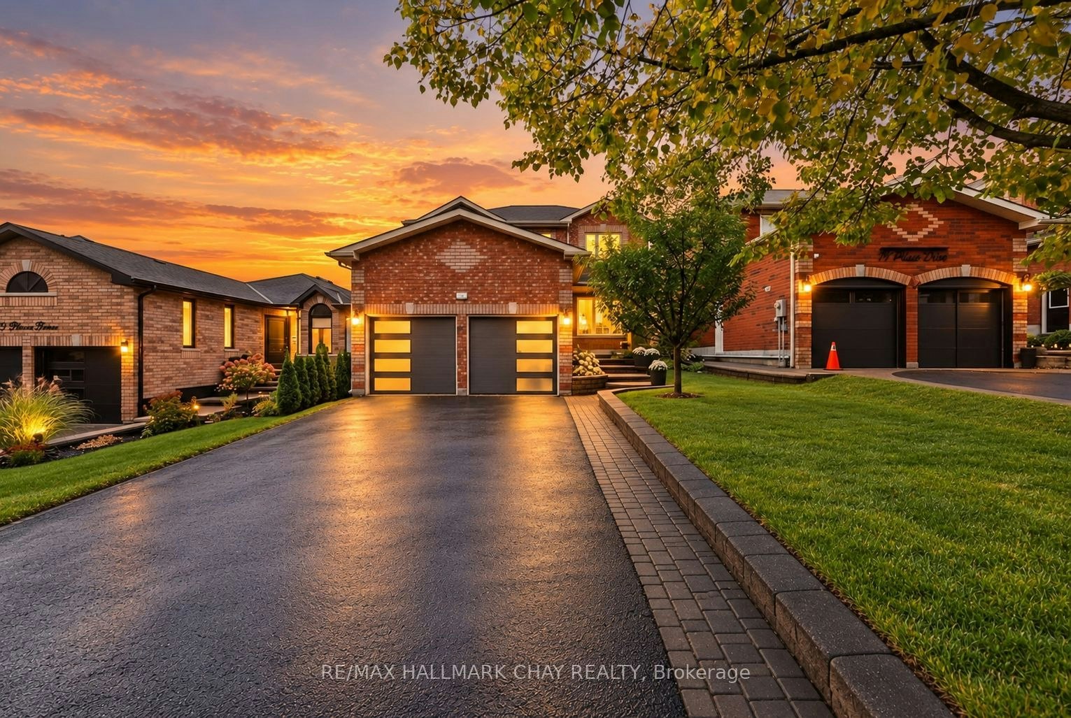 17 Prince Drive, Bradford West Gwillimbury, ON, L3Z 3B7