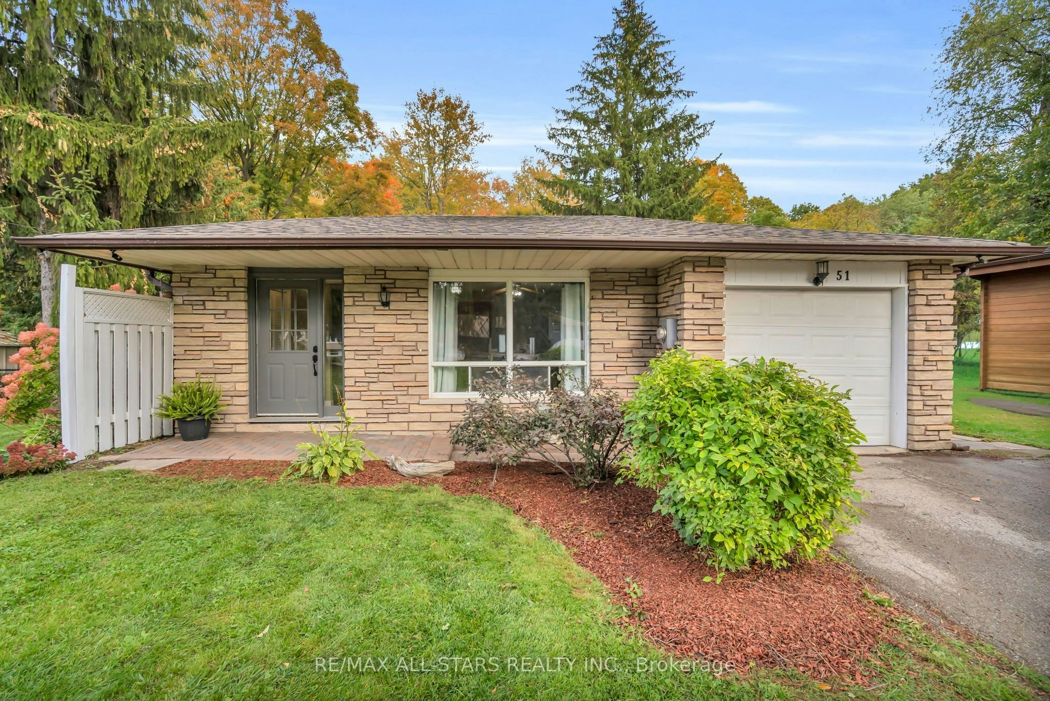 51 Queen Street, Georgina, ON, L0E 1R0