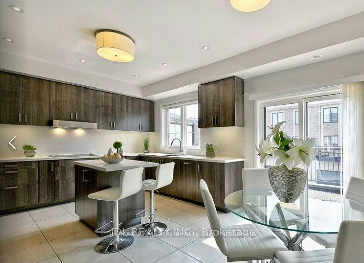 3C-4 Mildred Temple Way, Markham, ON, L3R 5R8 - 2