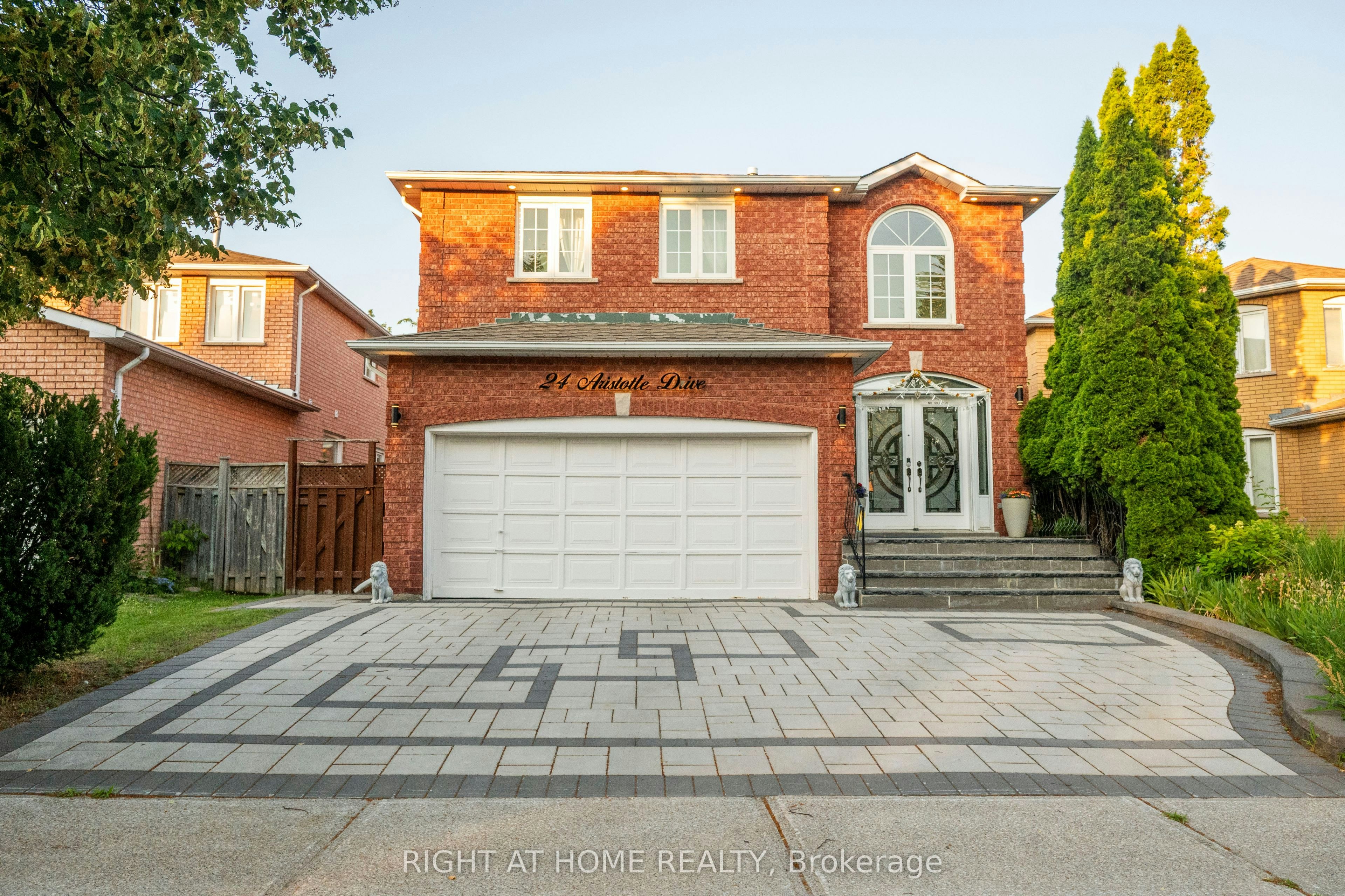 24 Aristotle Drive E, Richmond Hill, ON, L4S 1J2