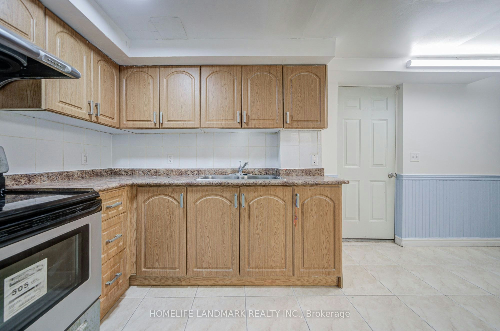 BSMT-8 Fullerton Crescent, Markham, ON, L3R 3G5