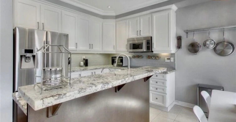 25 Overhold Crescent, Richmond Hill, ON, L4E 0L9 - 3