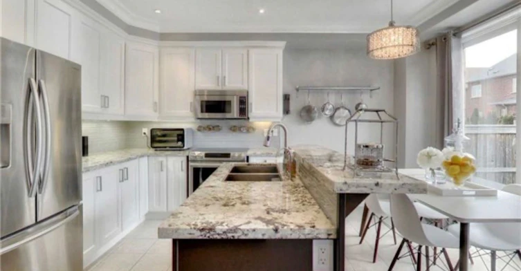 25 Overhold Crescent, Richmond Hill, ON, L4E 0L9 - 2
