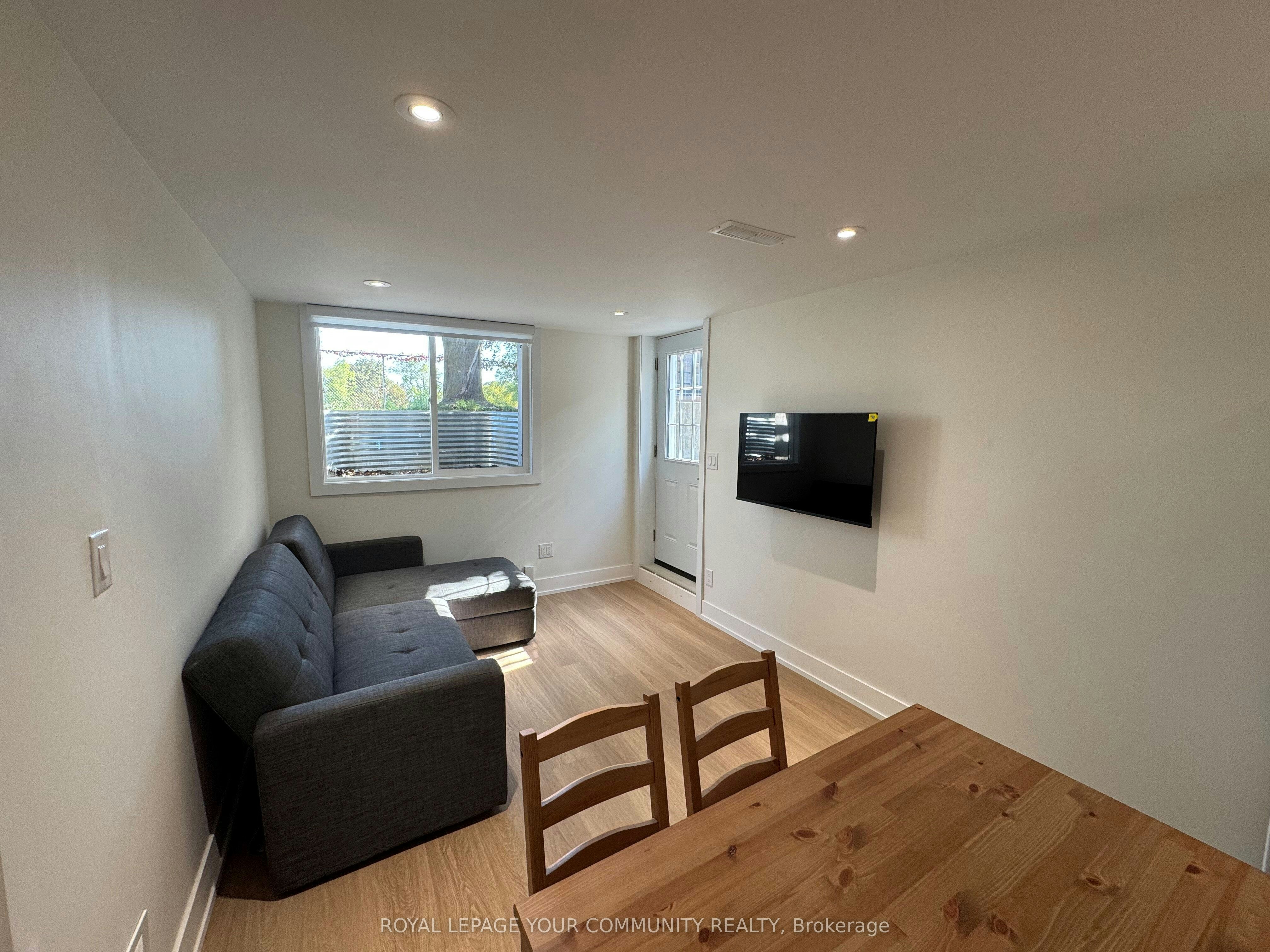 Lower 1-145 Harrison Drive, Newmarket, ON, L3Y 4P5 - 3