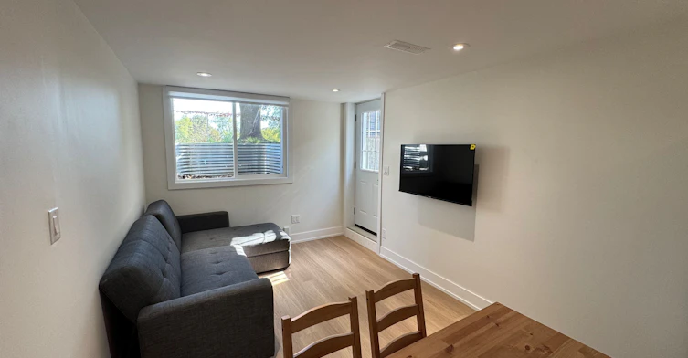 Lower 1-145 Harrison Drive, Newmarket, ON, L3Y 4P5 - 3