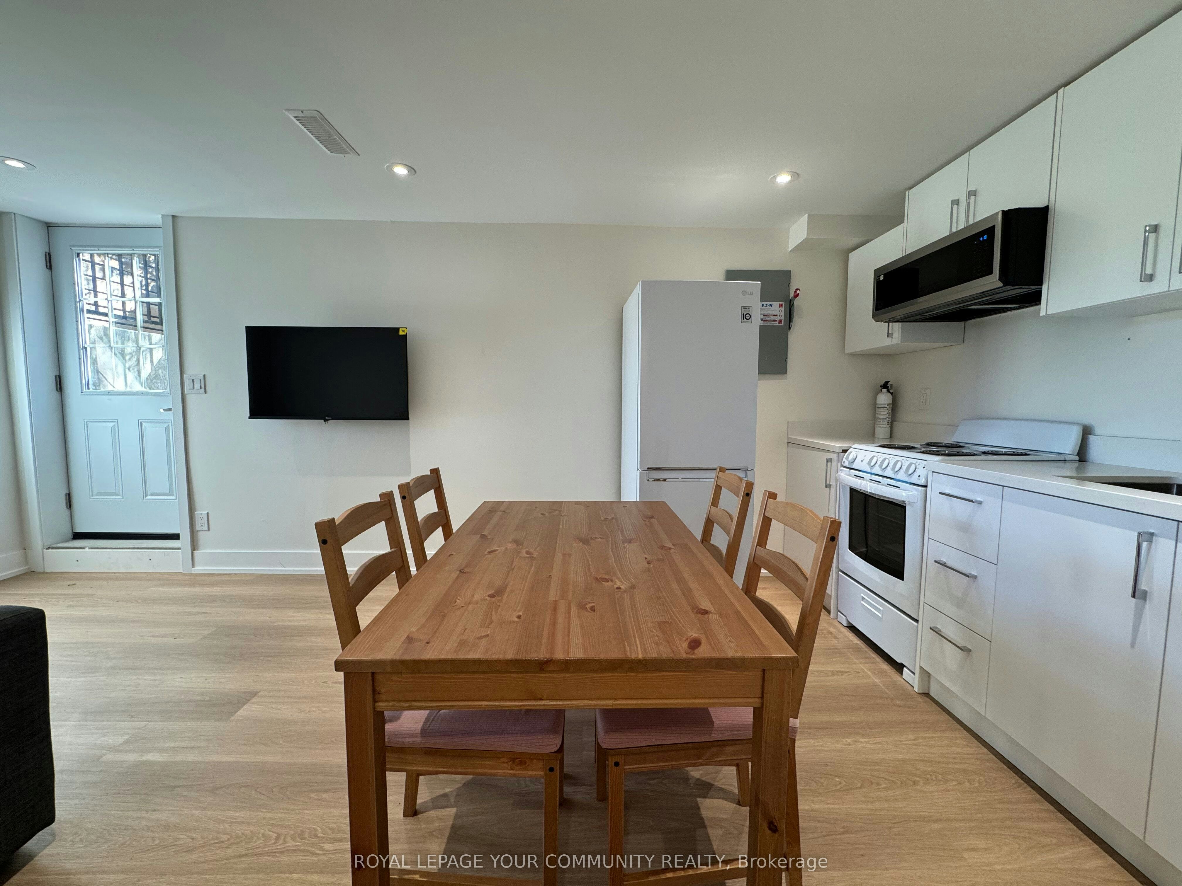 Lower 1-145 Harrison Drive, Newmarket, ON, L3Y 4P5 - 12