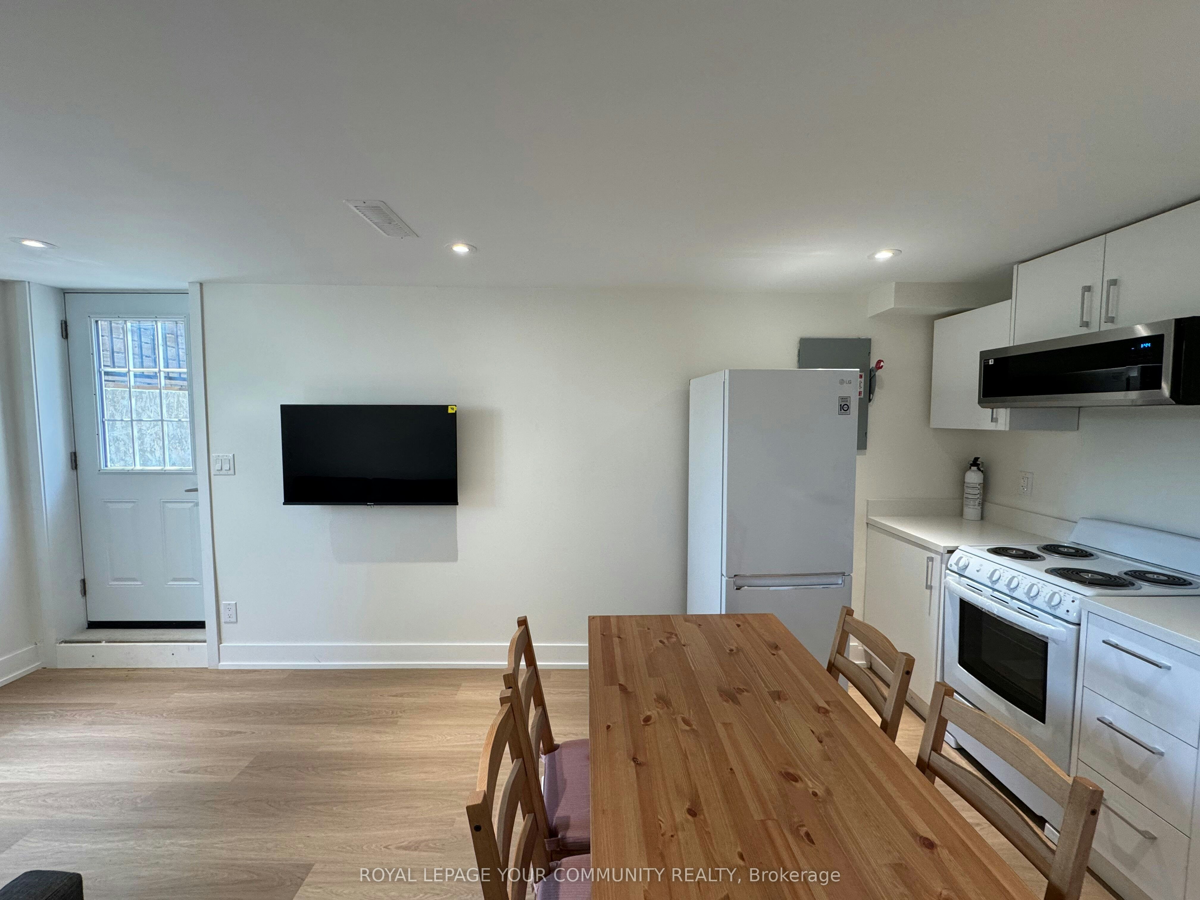 Lower 1-145 Harrison Drive, Newmarket, ON, L3Y 4P5 - 2
