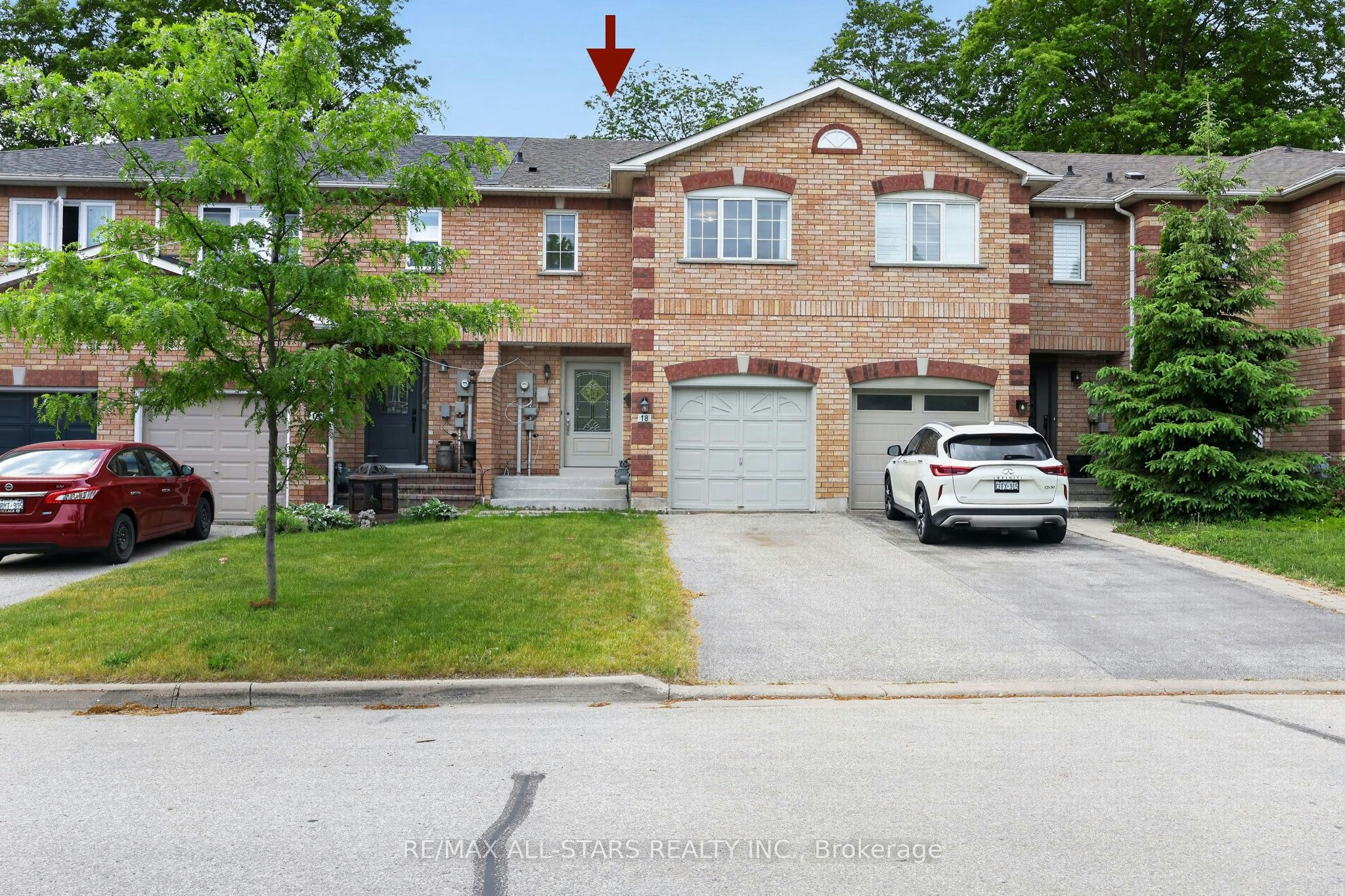 18 Lancaster Court, Georgina, ON, L4P 4A1