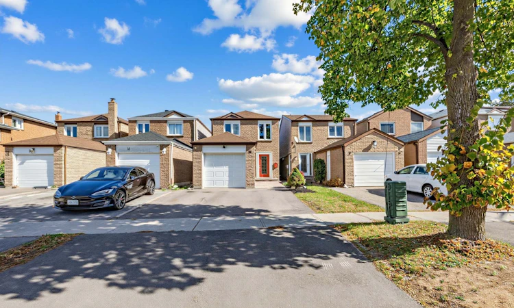18 Riviera Drive