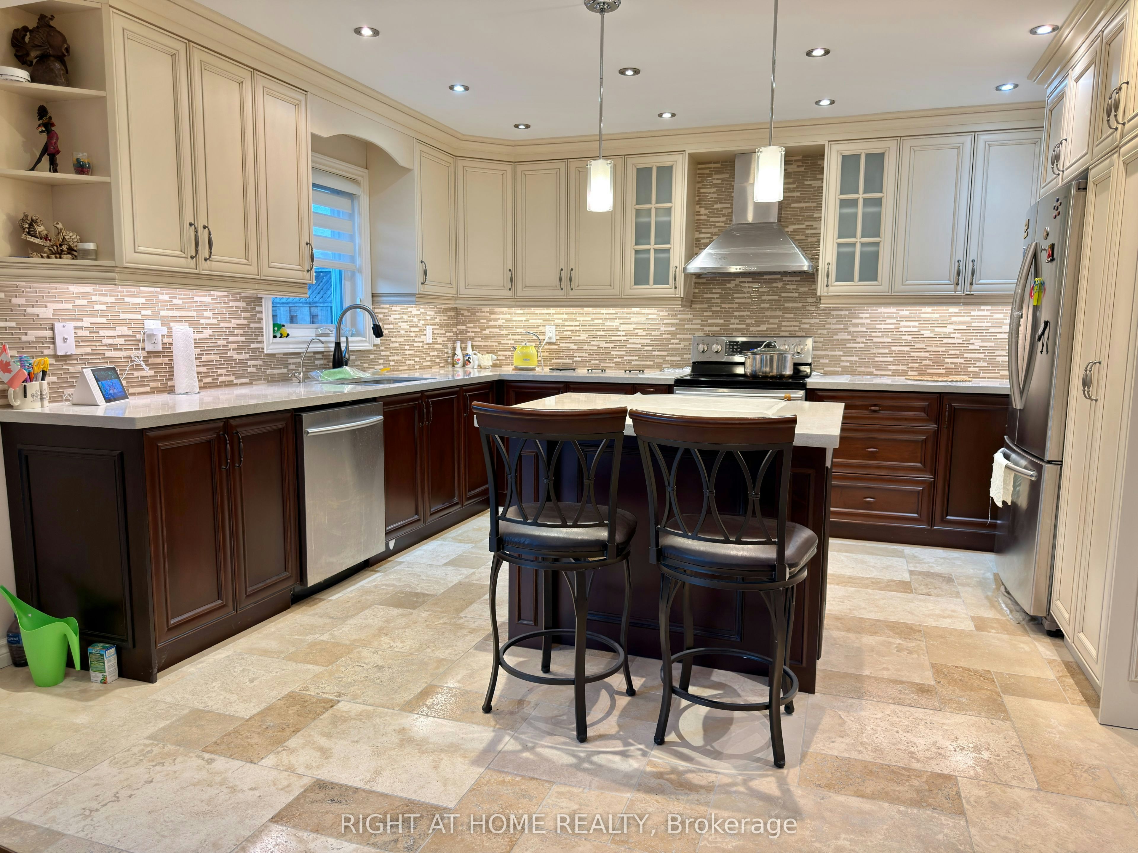 6 Cowles Court, Richmond Hill, ON, L4C 9A7 - 4