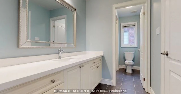One Bedroom-18 Love Court, Richmond Hill, ON, L4B 0G2 - 6