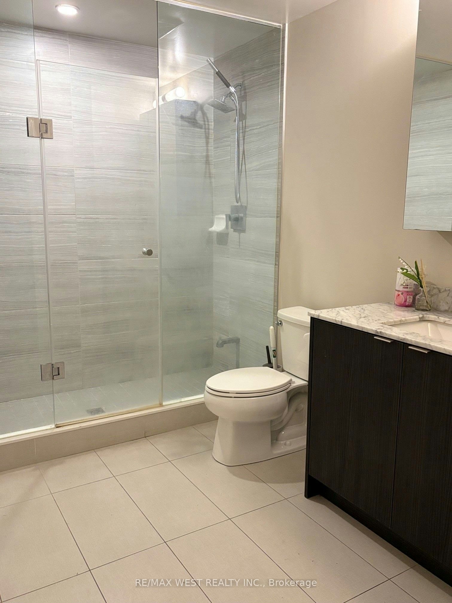 418-100 Eagle Rock Way, Vaughan, ON, L6A 5B9 - 5