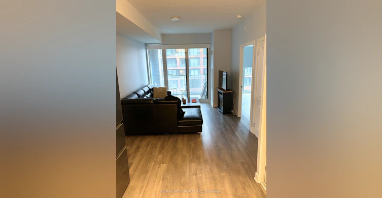 418-100 Eagle Rock Way, Vaughan, ON, L6A 5B9 - 3