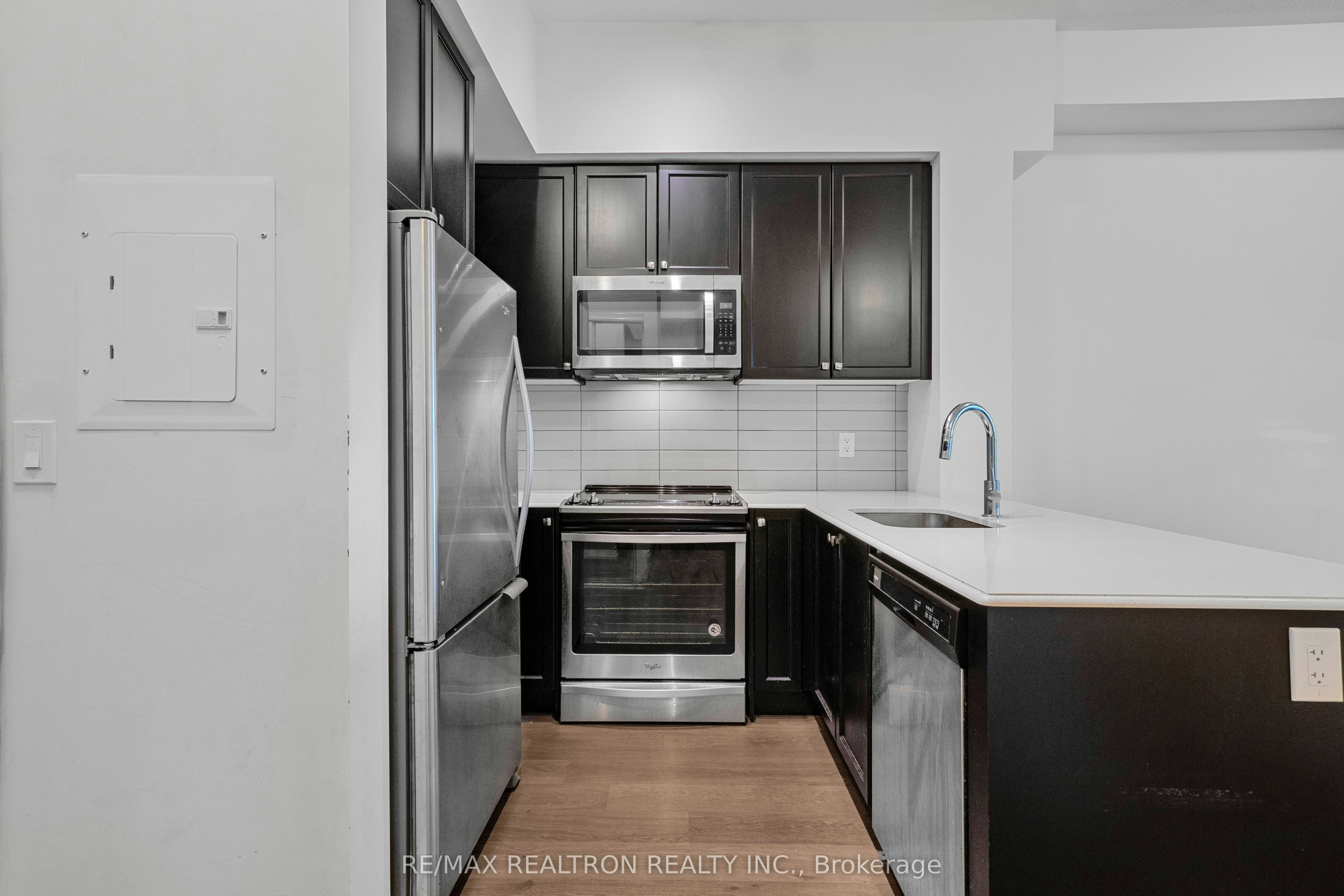 PH 446-555 William Graham Drive W, Aurora, ON, L4G 3H9 - 11