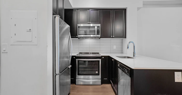 PH 446-555 William Graham Drive W, Aurora, ON, L4G 3H9 - 11