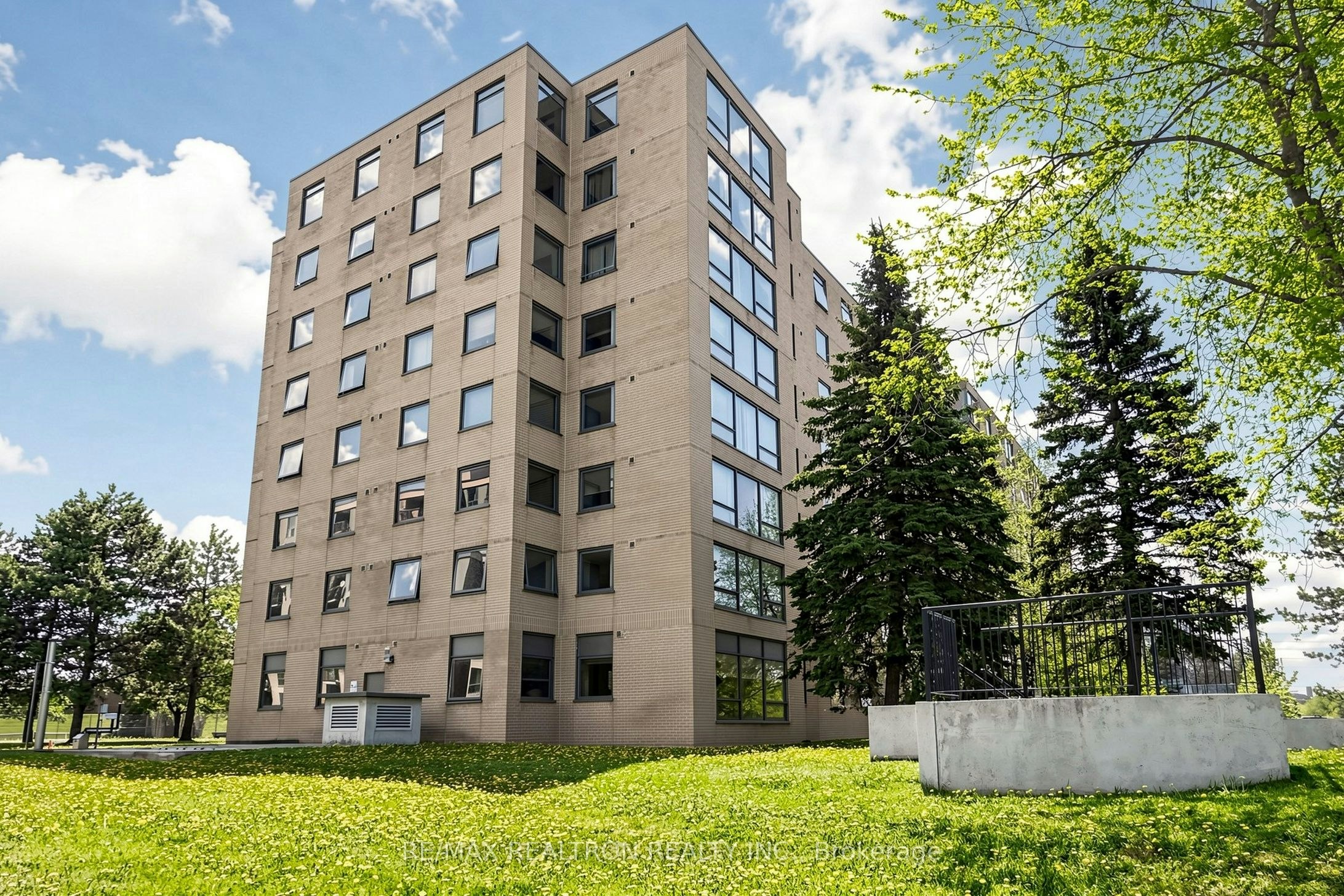 307-326 Major Mackenzie Drive, Richmond Hill, ON, L4C 8T4 - 4