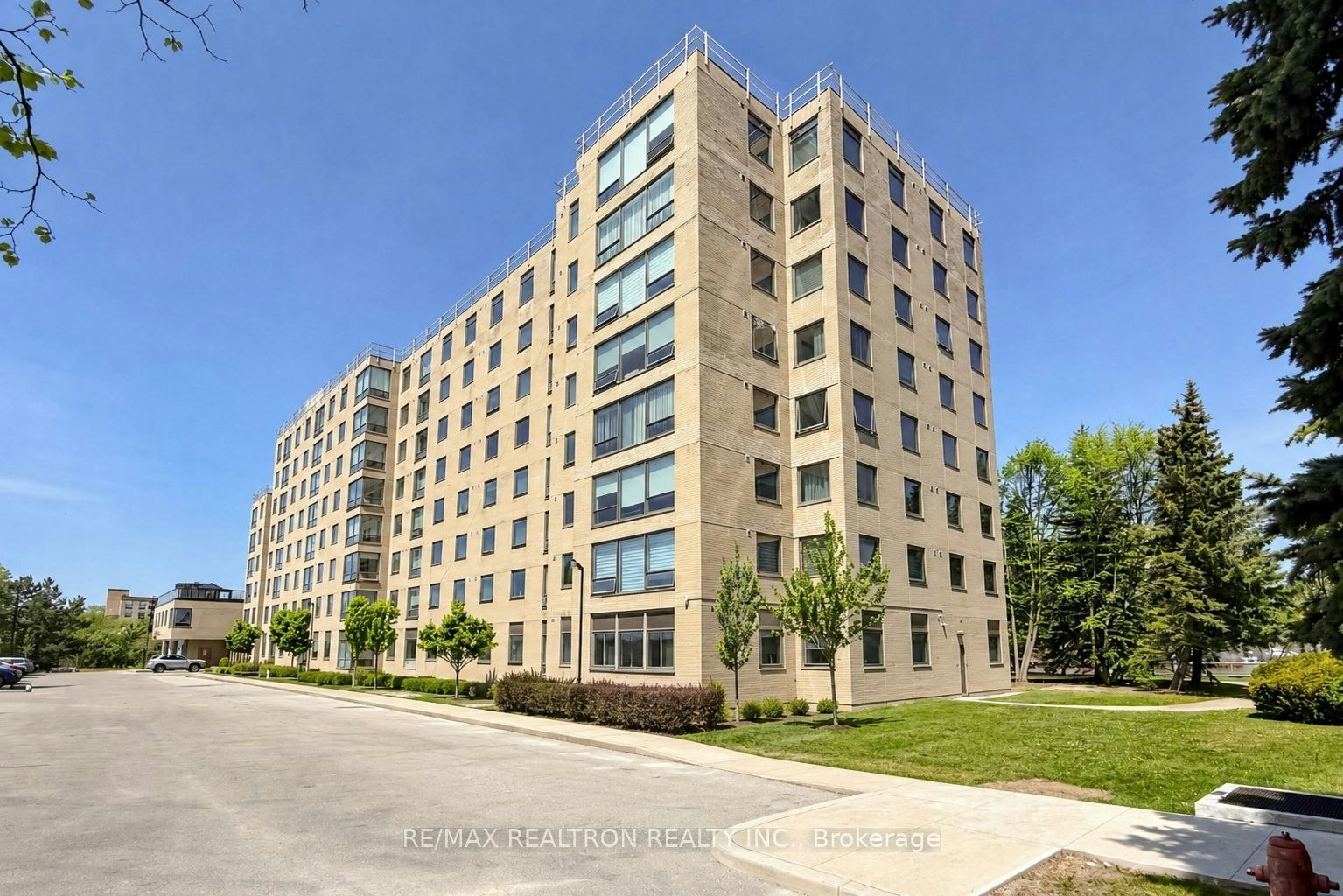 307-326 Major Mackenzie Drive, Richmond Hill, ON, L4C 8T4 - 3