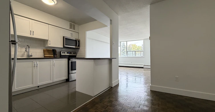205-147 Wellington Street W, Aurora, ON, L4G 2N9 - 3