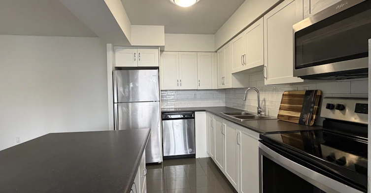 205-147 Wellington Street W, Aurora, ON, L4G 2N9 - 9