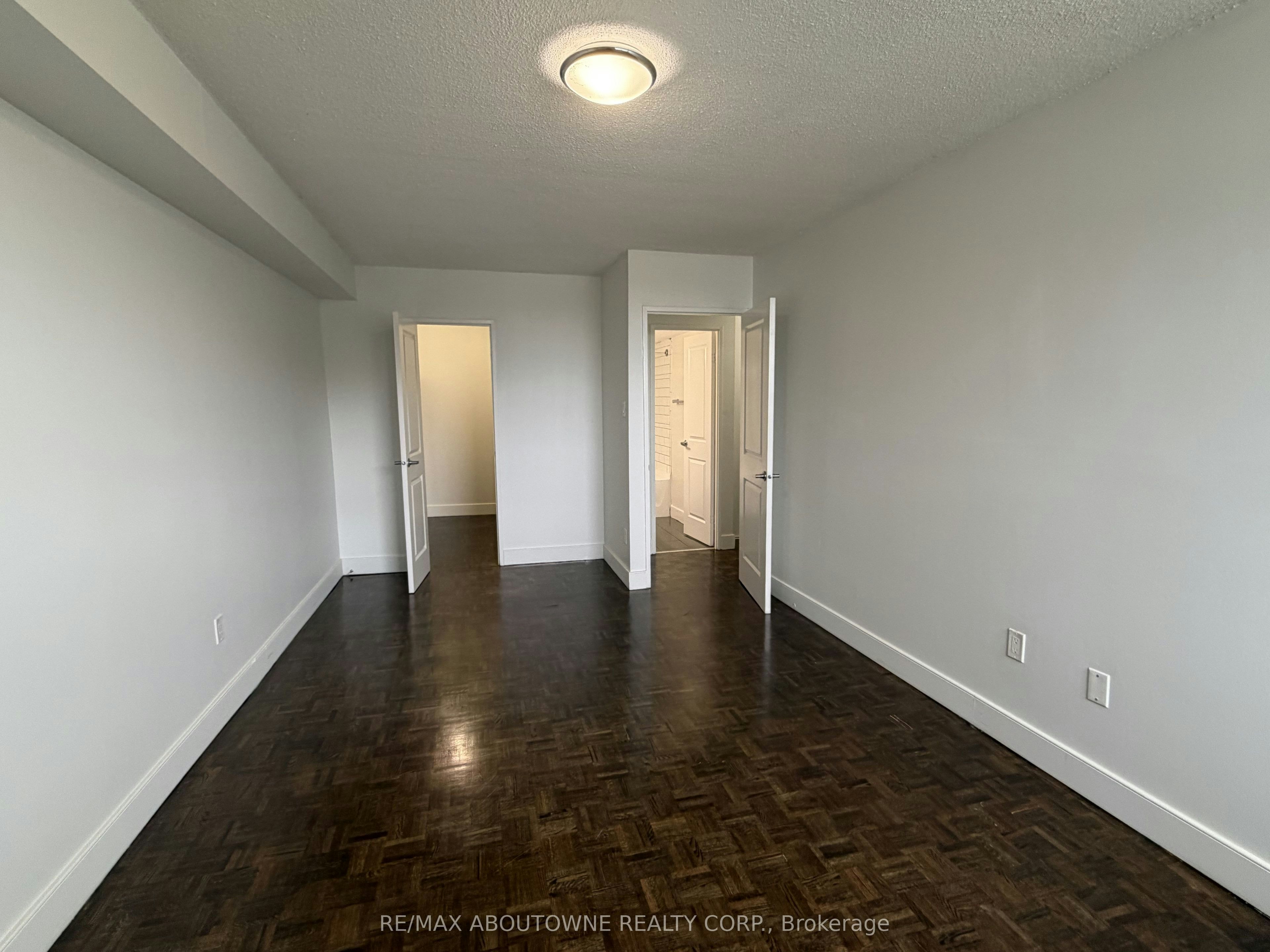 205-147 Wellington Street W, Aurora, ON, L4G 2N9 - 14