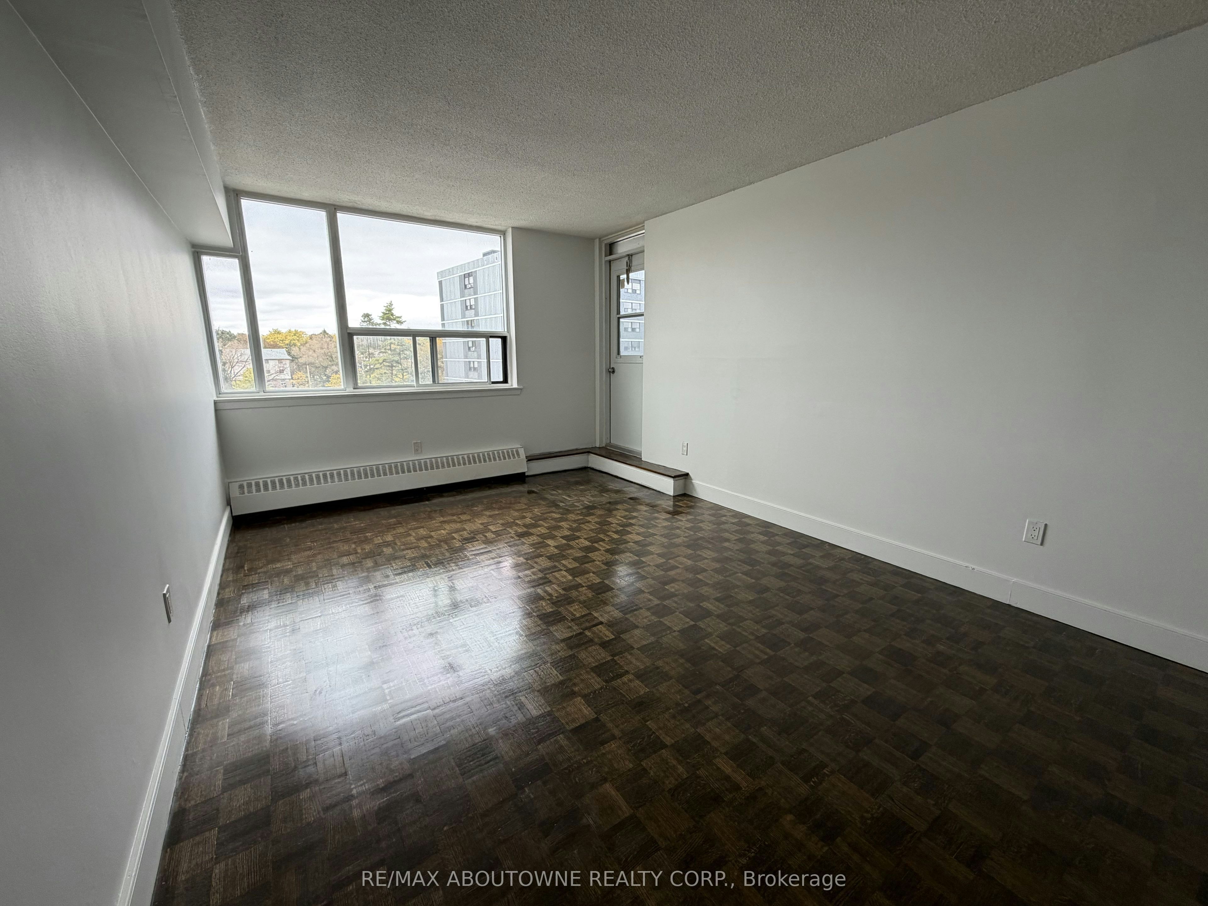 205-147 Wellington Street W, Aurora, ON, L4G 2N9 - 6